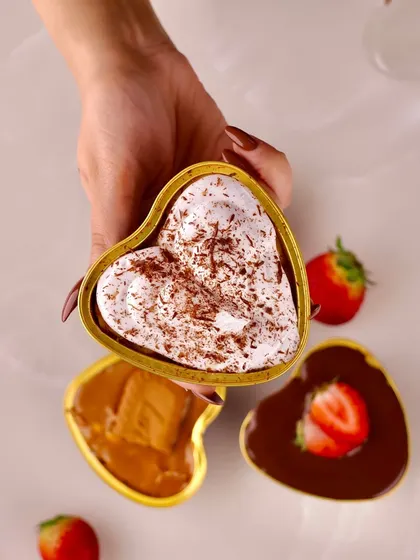 A close up of the creamy Banoffee Pie from our Valentine's collection, with a sprinkle of chocolate shavings.