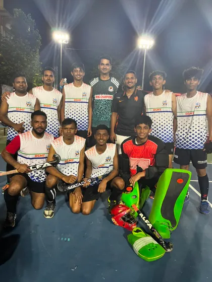 Another shot of the DSMT hockey team, ready for competition.