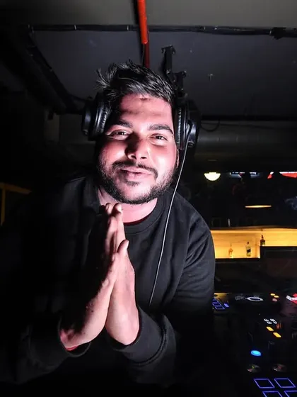 A moment of gratitude during Diwali. I'm thankful for every opportunity to share my love for music and create happy memories.