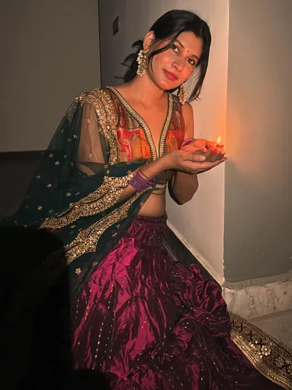 This look is all about personal touches. Using my mom's saree to create the blouse makes this outfit not just beautiful, but also meaningful.