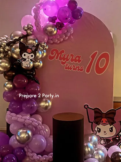 My Kuromi themed decorations are perfect for older kids, featuring custom welcome signs and cool, contrasting color schemes to match the character's mischievous personality.