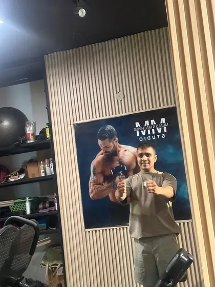 Thumbs up for fitness.