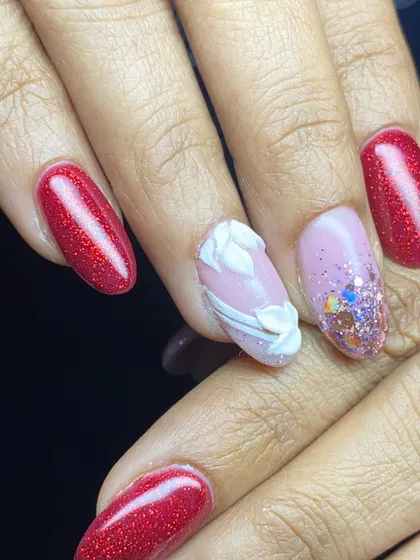 Another view of the red and white 3D nail art set.