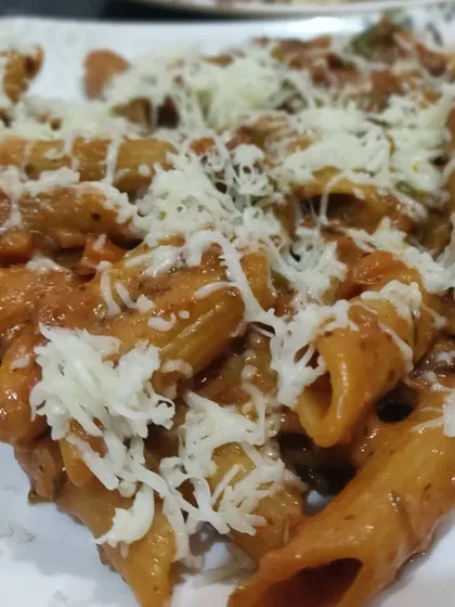 Another look at my delicious red sauce penne pasta, a favorite at birthday parties and corporate events.