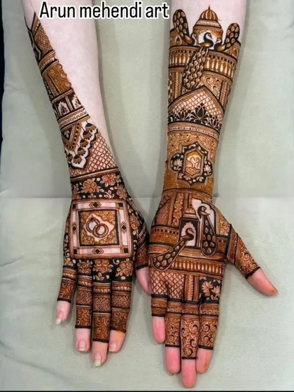 A modern take on traditional patterns, this design uses bold lines and geometric shapes, including interlocking rings to symbolize marriage.