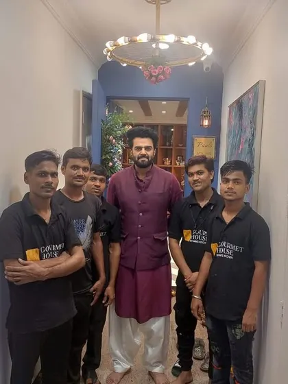 Another photo of my team with the talented actor Maniesh Paul. It was a pleasure to cater for his event.