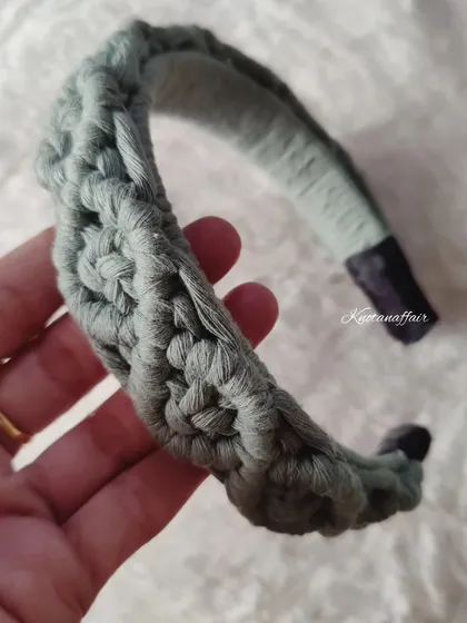 This order is extremely special to me. The customer waited two months for this sage green macrame hairband and matching earrings while I recovered from surgery. Her kindness means the world to me.
