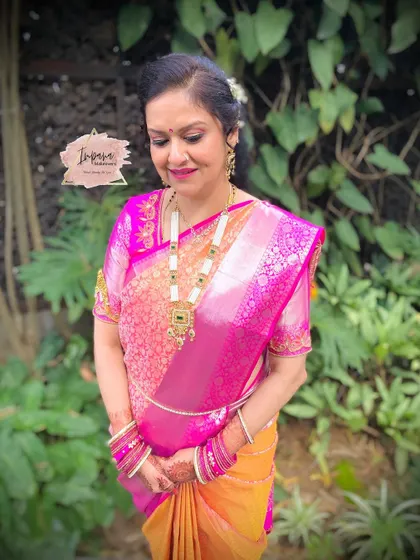 A close-up of the mother of the bride's makeup. I focused on creating a look that is flattering for mature skin, giving her a youthful and glowing appearance.