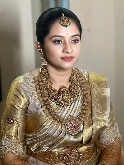 A radiant bride is a confident bride. You'll learn my techniques for creating a glowing complexion that looks healthy and fresh, even under layers of traditional attire and jewelry.