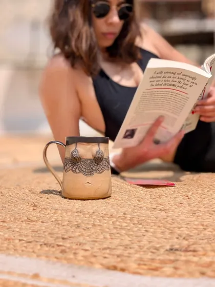 A quiet moment with a Déesse mug. I design my pieces to be part of your daily rituals, to be used and loved, not just admired on a shelf.