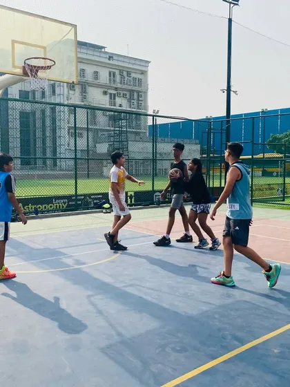 Our co-ed junior group learning to play together and develop passing skills.