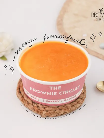 Our Mango Passionfruit Tub is bursting with tropical flavor. The combination of sweet mango and tangy passionfruit is incredibly refreshing.