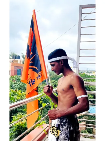 A moment of focus before the grading assessment begins. This is about showing your readiness and demonstrating the warrior spirit required for Muay Thai.
