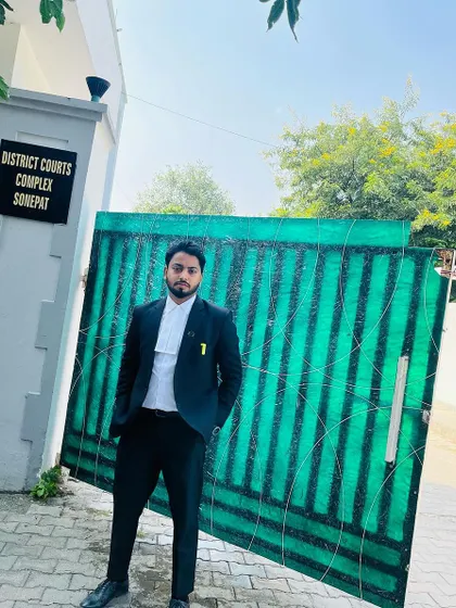 At the entrance of the Sonipat District Courts. I ensure my presence for every important date, providing reliable representation for civil litigation.