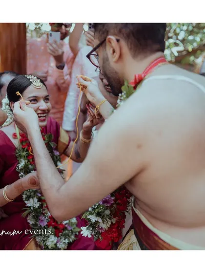 The bride's smile says it all. I focus on ensuring the couple can relax and enjoy every ritual of their special day.