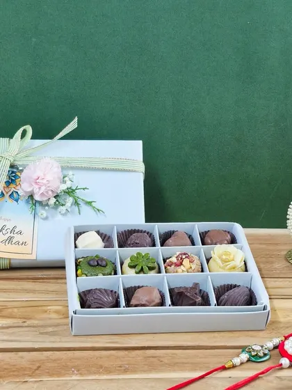 Another look at my popular mixed mithai and chocolate box for Rakhi, presented with a beautifully wrapped gift box and a festive rakhi. It’s a thoughtful way to cater to all tastes.