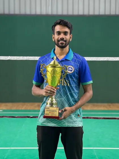 Congratulations to Arunesh on winning a Gold medal at the South Zone Inter University Tournament. He showed great character by winning both his singles and reverse doubles matches.