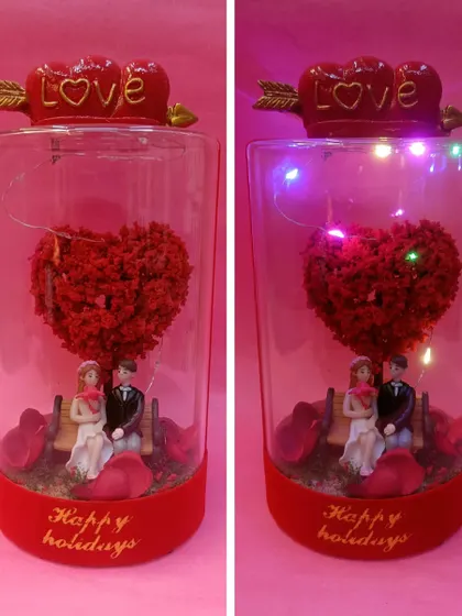 Another look at our couple showpiece with LED lights. It's a beautiful symbol of love and togetherness, making it an ideal gift for your special someone.
