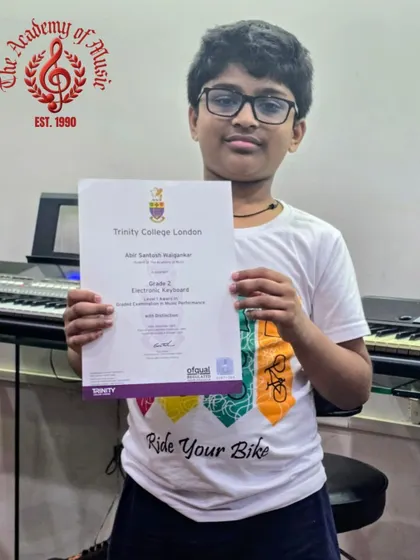Let’s hear it for Abir Waigankar. He knocked his Grade 2 Trinity Face-to-Face Keyboard exam out of the park with a stunning score of 97. Performing live for an examiner requires immense confidence, and Abir rose to the occasion beautifully.