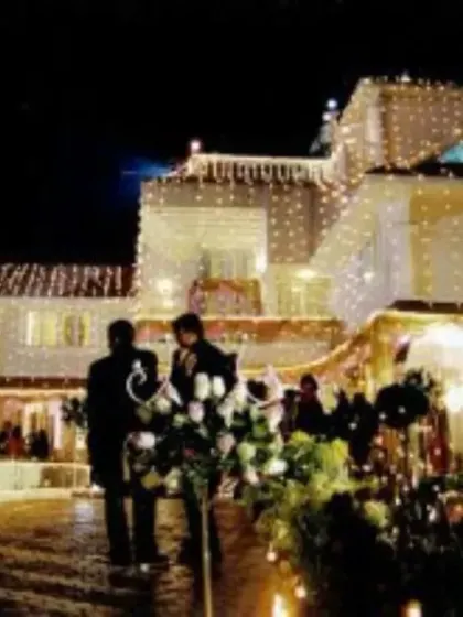 For large-scale celebrations like a wedding or Diwali, I can decorate the entire house exterior with strings of fairy lights to create a grand and festive look.