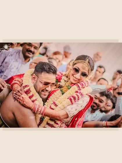 With us, get in touch with the best wedding design professionals to bring your dream wedding to life. Shaadi ki Taiyari Aasan Hai!