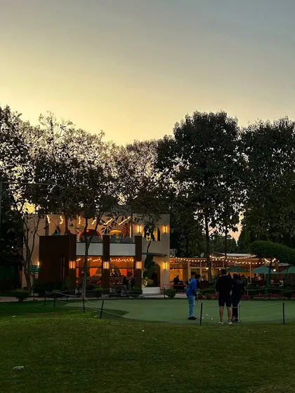 The fun continues on the putting green as the sun sets, providing a stunning backdrop for your evening celebration.