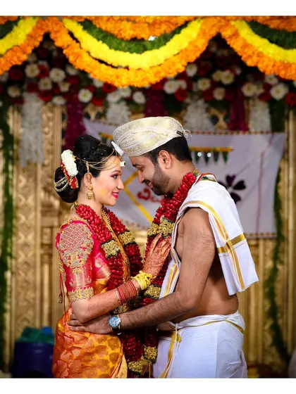 A duplicate of 174, an intimate moment between the bride and groom.