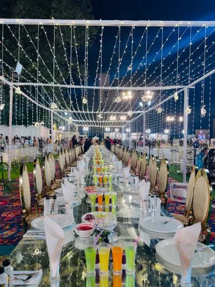 A head-on view of the spectacular long table setup.
