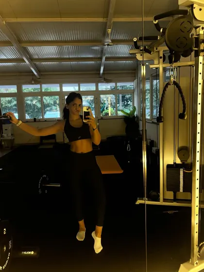 A quick gym selfie in my element. The gym is my happy place, my "dopamine menu" for December.