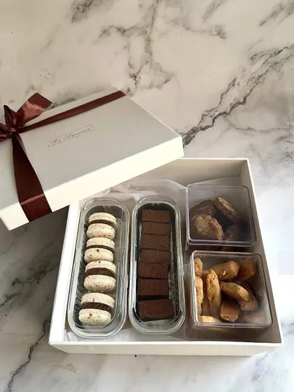 Another option from my Diwali gifting menu. This box includes trays of marble cookies and chocolate fudge, along with other assorted treats.