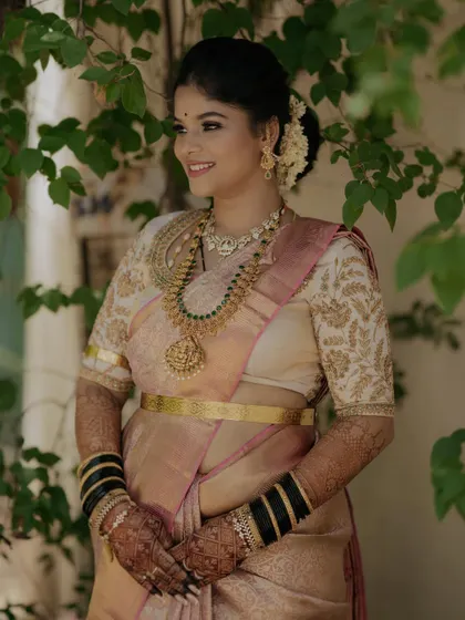 A duplicate of 205, showcasing the beautiful complete look.