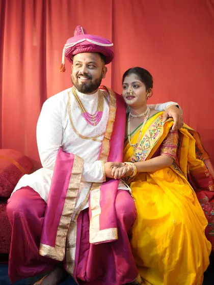 A royal-themed pre-wedding shoot with the couple in traditional Maharashtrian attire. This is all part of my complete shoot package.