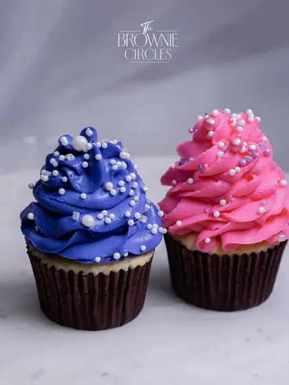 For Women's Day, we created these beautiful pink and purple cupcakes. We love creating special treats for every occasion, adding a touch of sweetness to your celebrations.