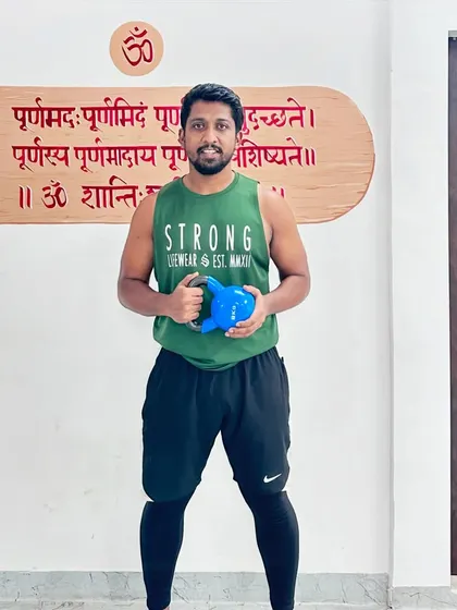 Meet our power yoga and strength training teacher. He guides classes focused on weight training and fat loss, helping you achieve your fitness goals.