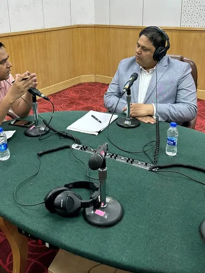 Explaining a fine point of consumer law during the live broadcast. My focus is always on providing factual, utility-focused information that people can use to protect their rights.