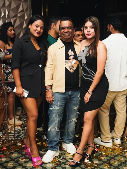 Posing with some stylish fans. The crowd always brings their A game.