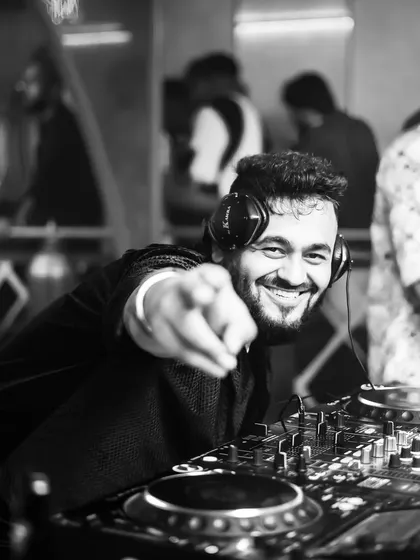 Pointing at the camera, inviting you to the party. Get ready for the madness, Nagpur!