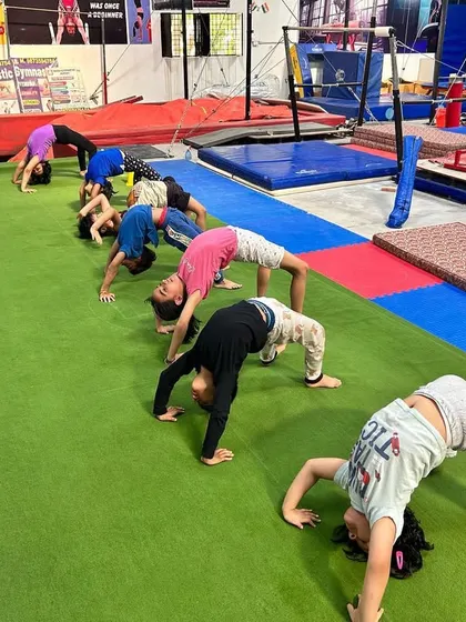 More bridge work, this time with our younger group. I start teaching these fundamental flexibility skills from the very beginning to build a strong foundation.