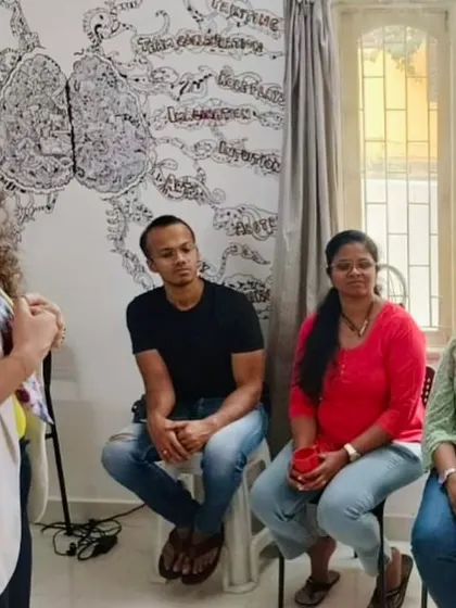 An interactive moment during my 'Dressing Etiquette' workshop with the team from Unbox Experience. I believe in creating a comfortable and open environment where participants can ask questions and learn from each other.