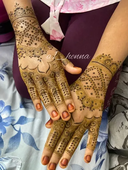 A simple yet elegant design with dotted patterns.
