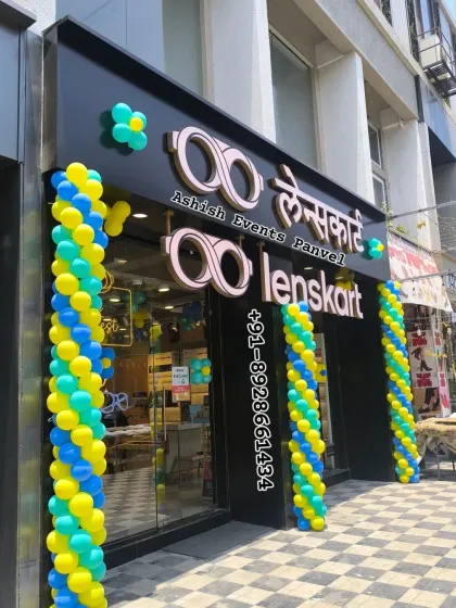 We create eye-catching entrances for store launches, like these balloon pillars for Lenskart in Panvel. The design uses the brand's signature colors to attract customers and create a memorable opening day experience.