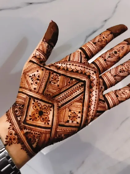 The fresh paste of the geometric design, showing the precision required for this style.