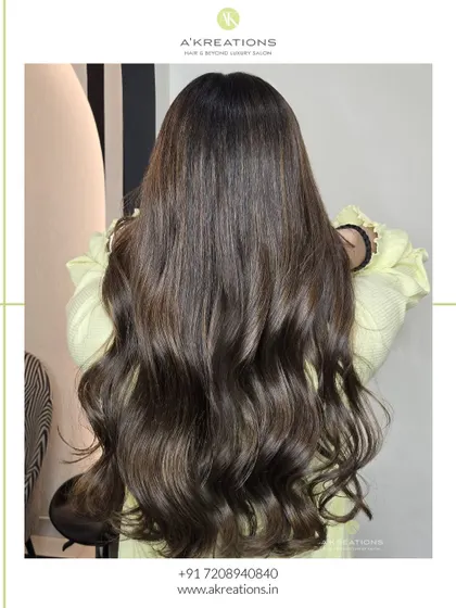 We love creating subtle, natural-looking highlights. This style adds a touch of light and dimension without being overpowering.