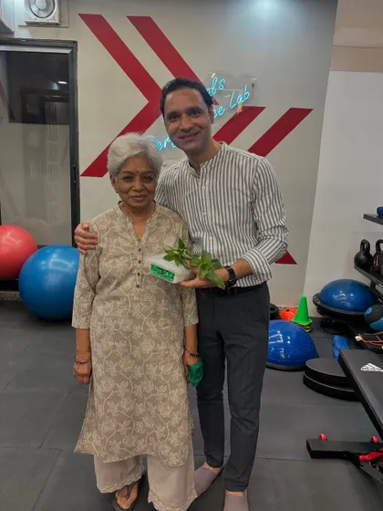 A thoughtful gift of a plant from a grateful patient. Small gestures like this mean the world to us, as they reflect the strong, nurturing bond we build with those we help on their healing journey.