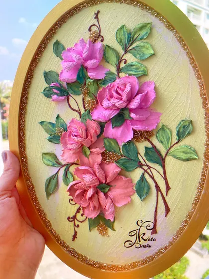 Another angle of the pink rose panel, highlighting the glittery gold border and delicate green leaves.