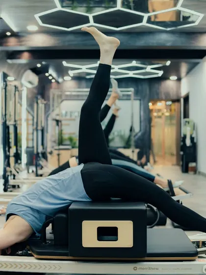 Using the Reformer and short box, this exercise targets the hamstrings and glutes while challenging core stability. It’s a perfect example of how we use controlled movements to tone and strengthen the entire body.