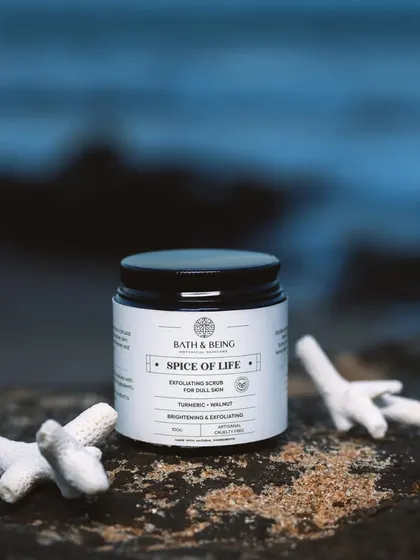 The Spice of Life scrub, perfect for tackling dull skin. The combination of turmeric and walnut provides a gentle yet effective exfoliation.