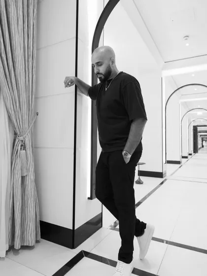 A quiet moment in a hotel corridor. Even in the most luxurious settings, my mind is on the music and the next party.