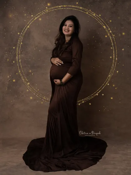 A beautiful portrait in a simple brown gown, enhanced with a sparkling digital backdrop. This shows how we can add a touch of magic to any shot.