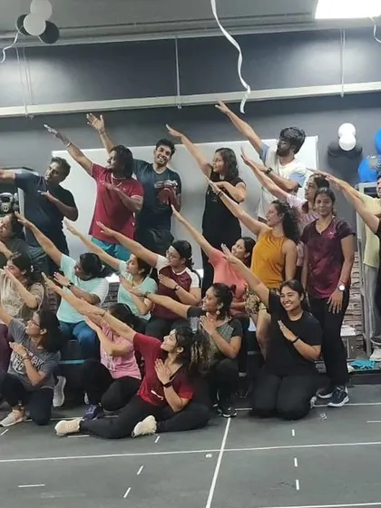 The Shah Rukh Khan pose is a must after a Bollywood session! So much fun and drama with this group.